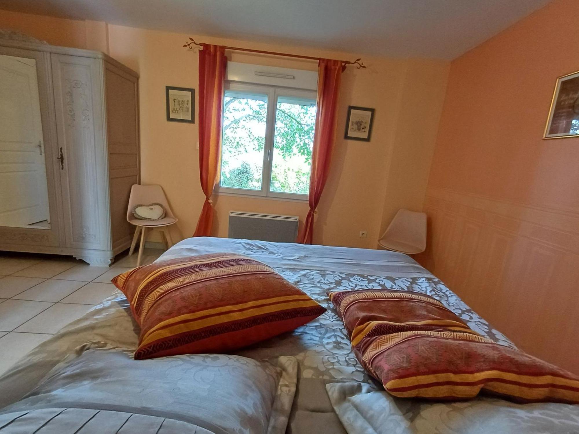 Le Logis Du Livier Hotel Saint-Georges-sur-Layon Room photo